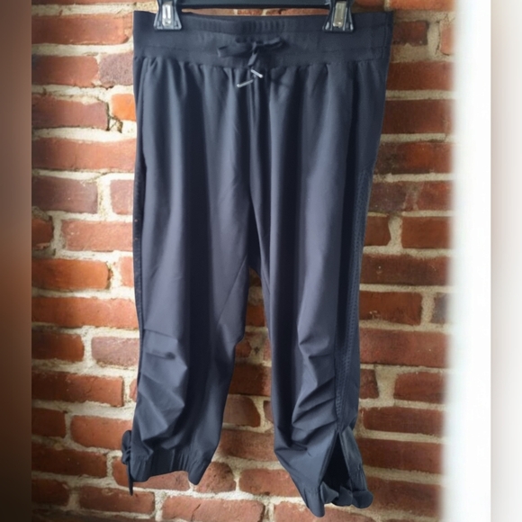 ๐3/$40 Sale! Kyodan Activewear Quick Dry Capris With Mesh Fabric & Side Ties - Picture 2 of 12